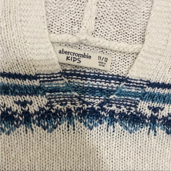 Abercrombie kids Blue & white hooded fringe sweater girls size 11/12 - Picture 4 of 7